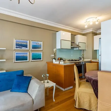 Lovely And Central Flat Near Nisantasi And Taksim *