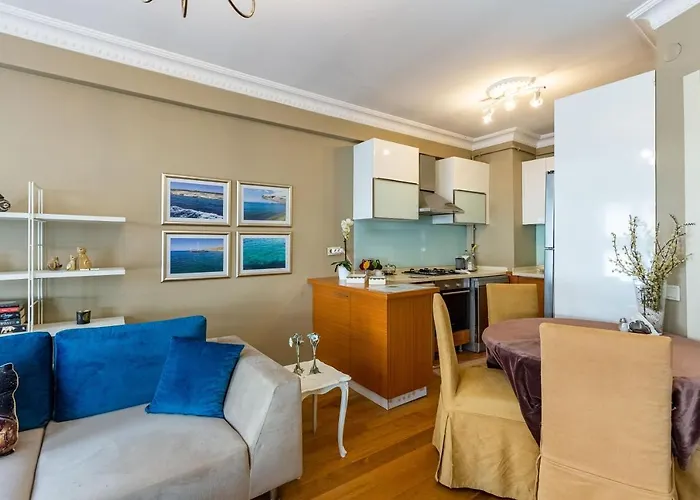 Lovely And Central Flat Near Nisantasi And Taksim *